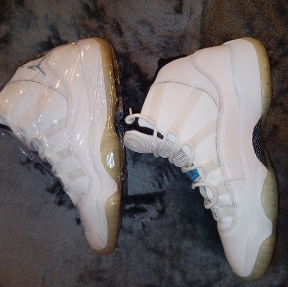 Jordan 11 - Picture 5 of 7